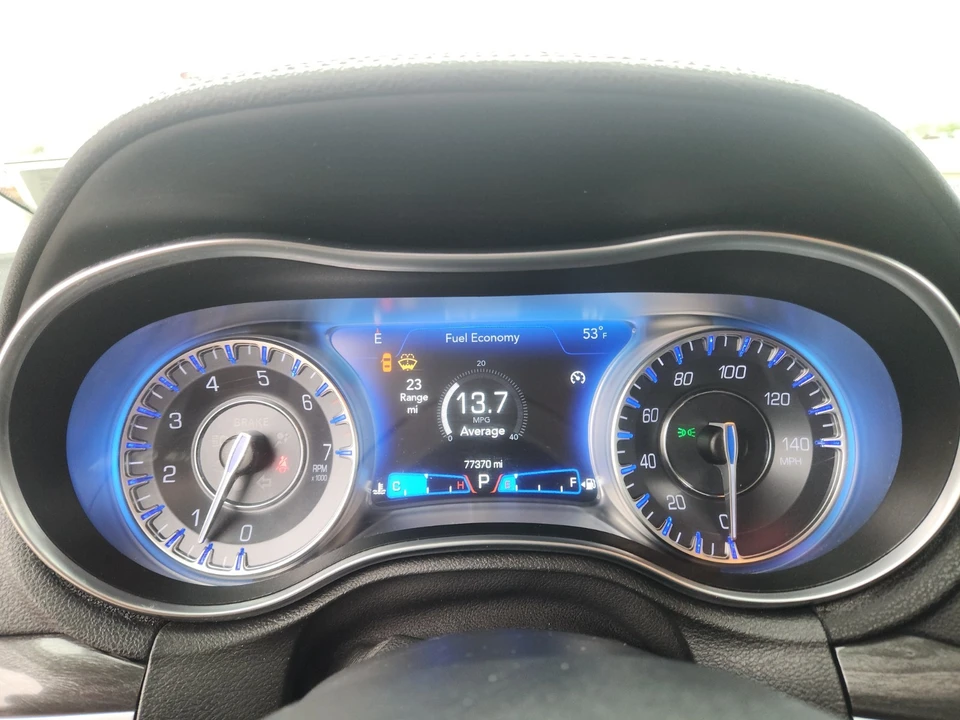 2019 Chrysler 300 (2005-2023) - Image 15 of 30