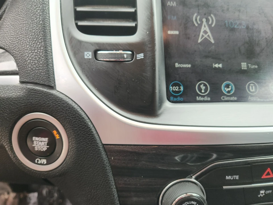 2019 Chrysler 300 (2005-2023) - Image 18 of 30