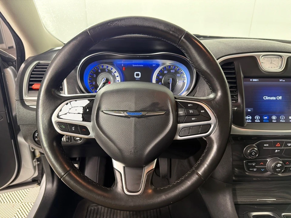 2019 Chrysler 300 (2005-2023) - Image 13 of 21