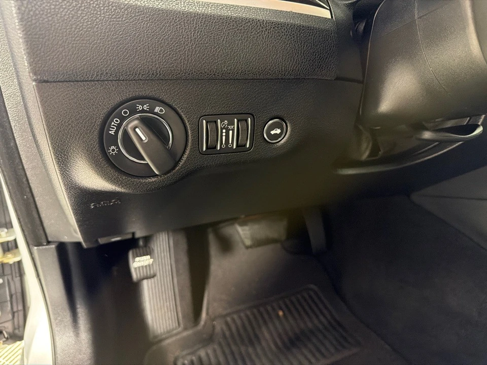 2019 Chrysler 300 (2005-2023) - Image 12 of 21