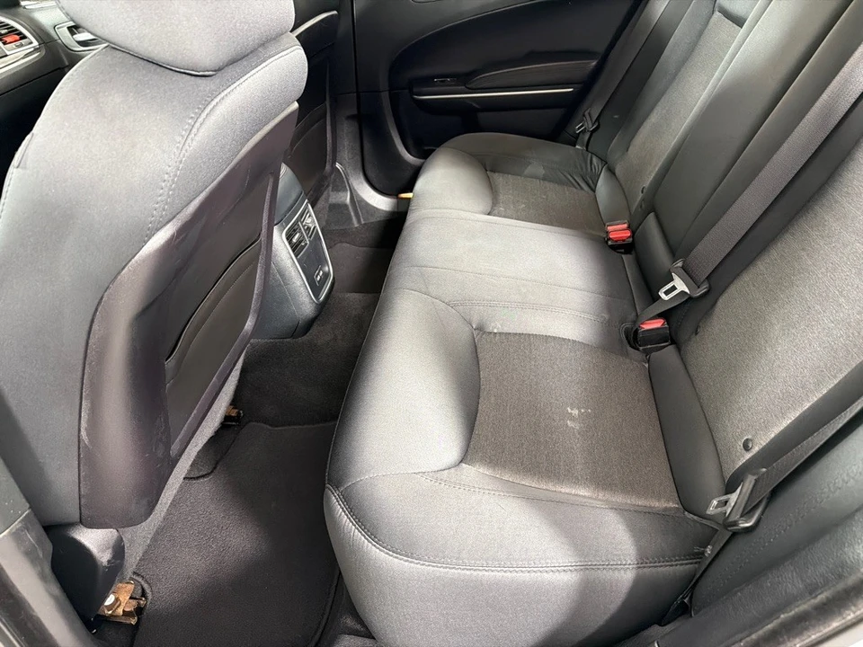 2019 Chrysler 300 (2005-2023) - Image 17 of 21