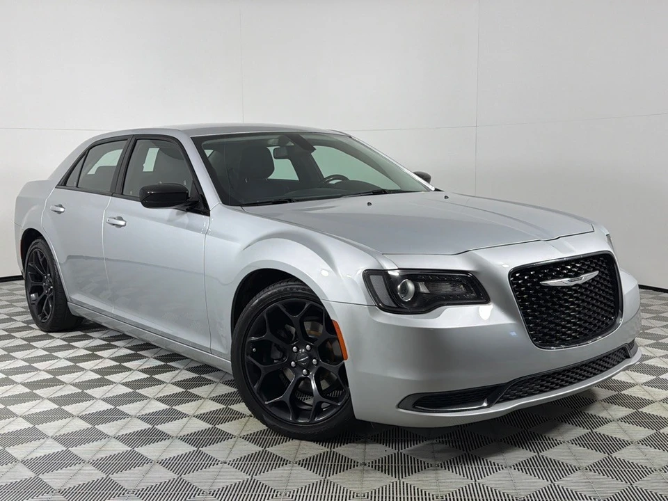2019 Chrysler 300 (2005-2023) - Image 2 of 21