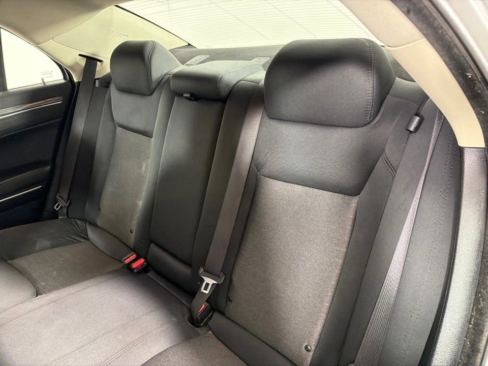 2019 Chrysler 300 (2005-2023) - Image 18 of 21