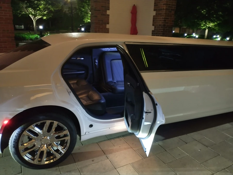 2019 Chrysler 300 (2005-2023) - Image 21 of 21