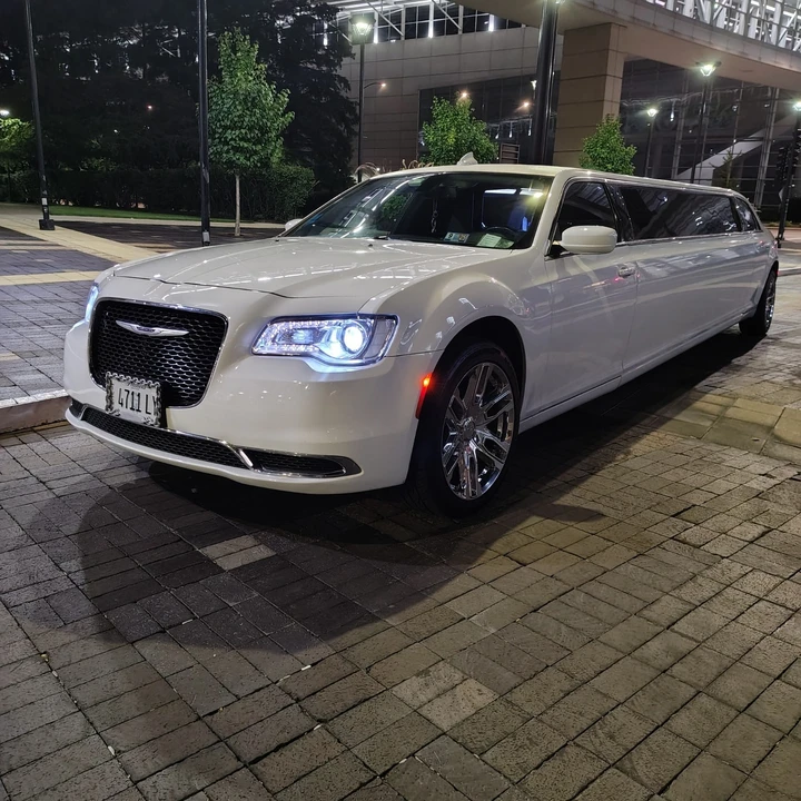 2019 Chrysler 300 (2005-2023) - Image 14 of 21