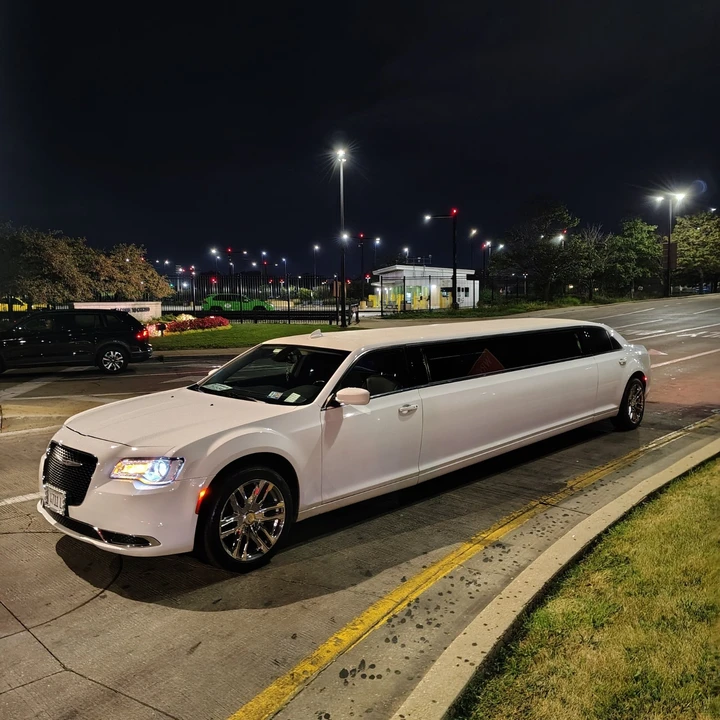 2019 Chrysler 300 (2005-2023) - Image 15 of 21