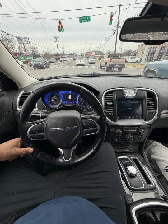 2019 Chrysler 300 (2005-2023) - Image 7 of 7