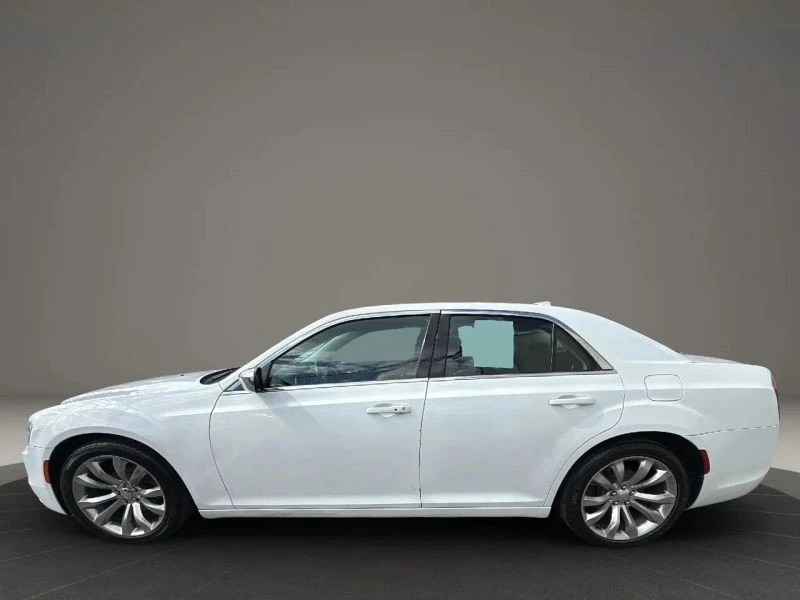 2019 Chrysler 300 (2005-2023) - Image 8 of 12