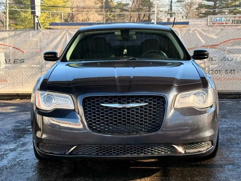 2019 Chrysler 300 (2005-2023) - Image 5 of 12
