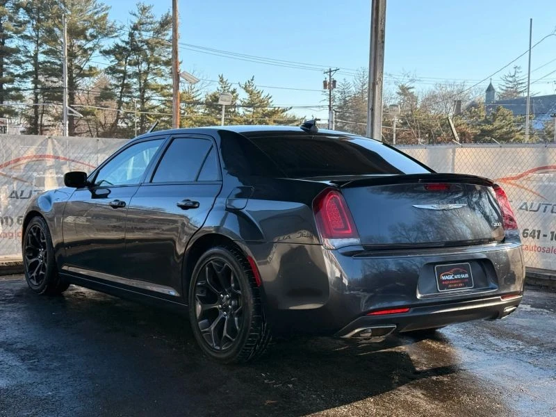 2019 Chrysler 300 (2005-2023) - Image 9 of 12