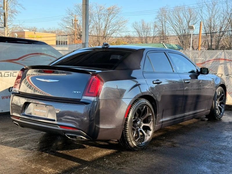 2019 Chrysler 300 (2005-2023) - Image 11 of 12