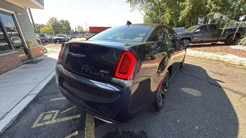 2019 Chrysler 300 (2005-2023) - Image 6 of 12