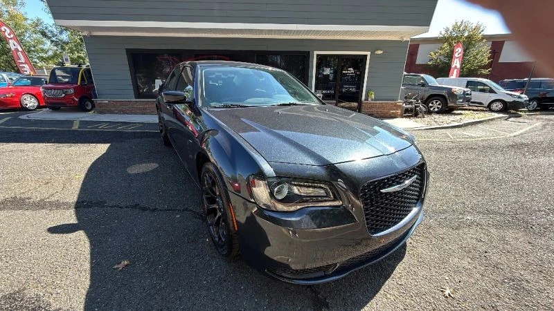 2019 Chrysler 300 (2005-2023) - Image 8 of 12