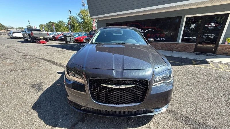 2019 Chrysler 300 (2005-2023) - Image 2 of 12