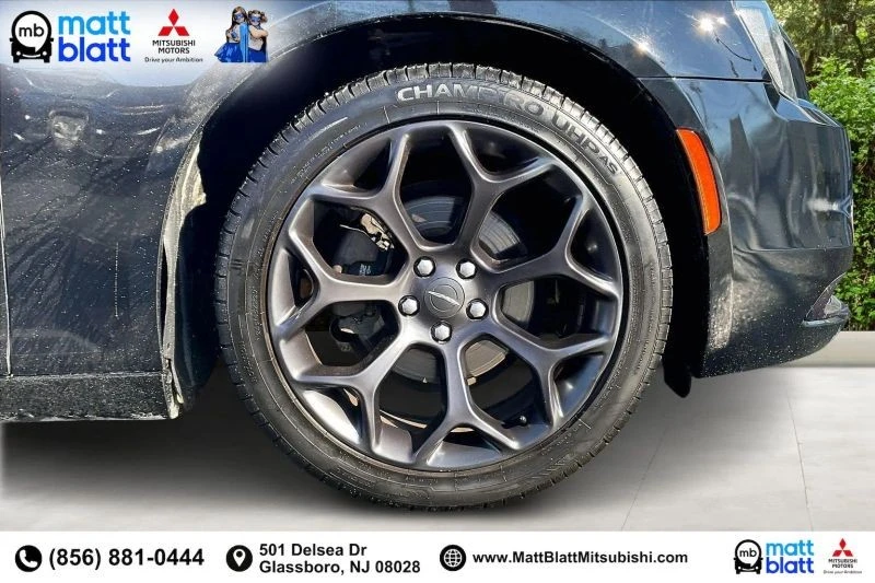 2019 Chrysler 300 (2005-2023) - Image 10 of 12