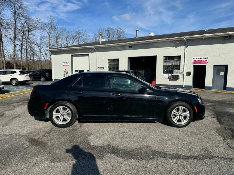 2019 Chrysler 300 (2005-2023) - Image 9 of 12