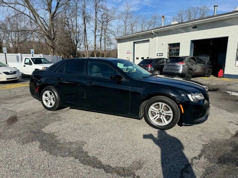 2019 Chrysler 300 (2005-2023) - Image 7 of 12