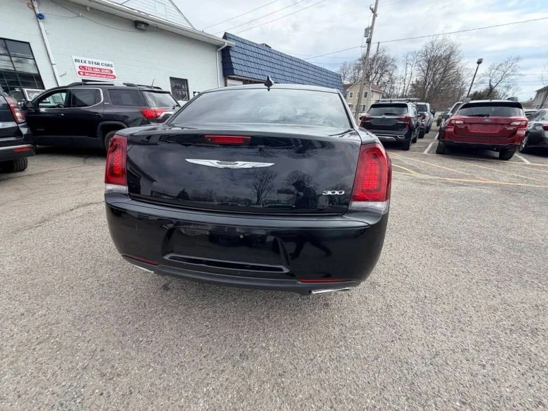 2019 Chrysler 300 (2005-2023) - Image 7 of 12