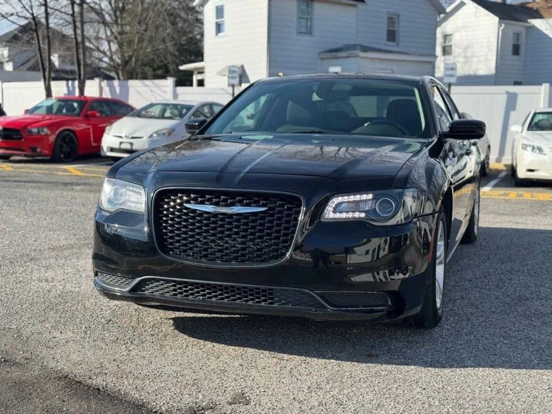 2019 Chrysler 300 (2005-2023) - Image 2 of 12
