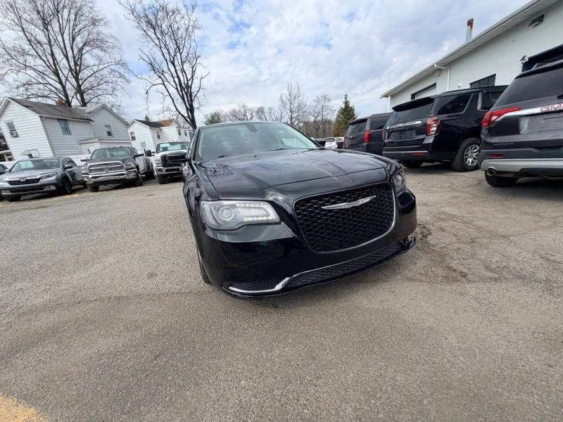 2019 Chrysler 300 (2005-2023) - Image 4 of 12