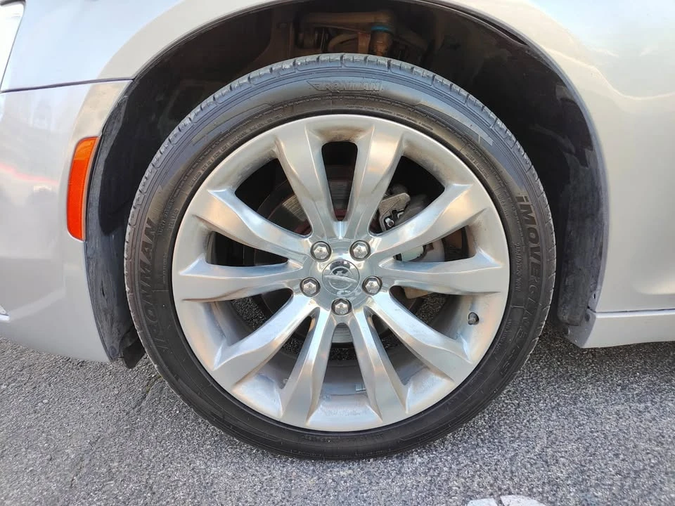 2019 Chrysler 300 (2005-2023) - Image 15 of 15