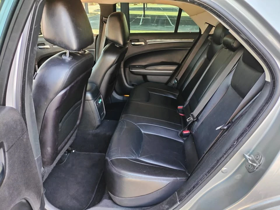 2019 Chrysler 300 (2005-2023) - Image 11 of 15