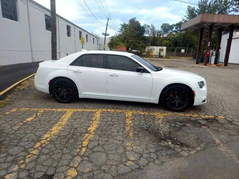 2019 Chrysler 300 (2005-2023) - Image 2 of 12
