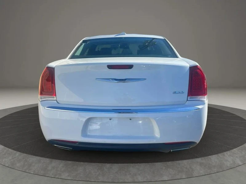2019 Chrysler 300 (2005-2023) - Image 6 of 12