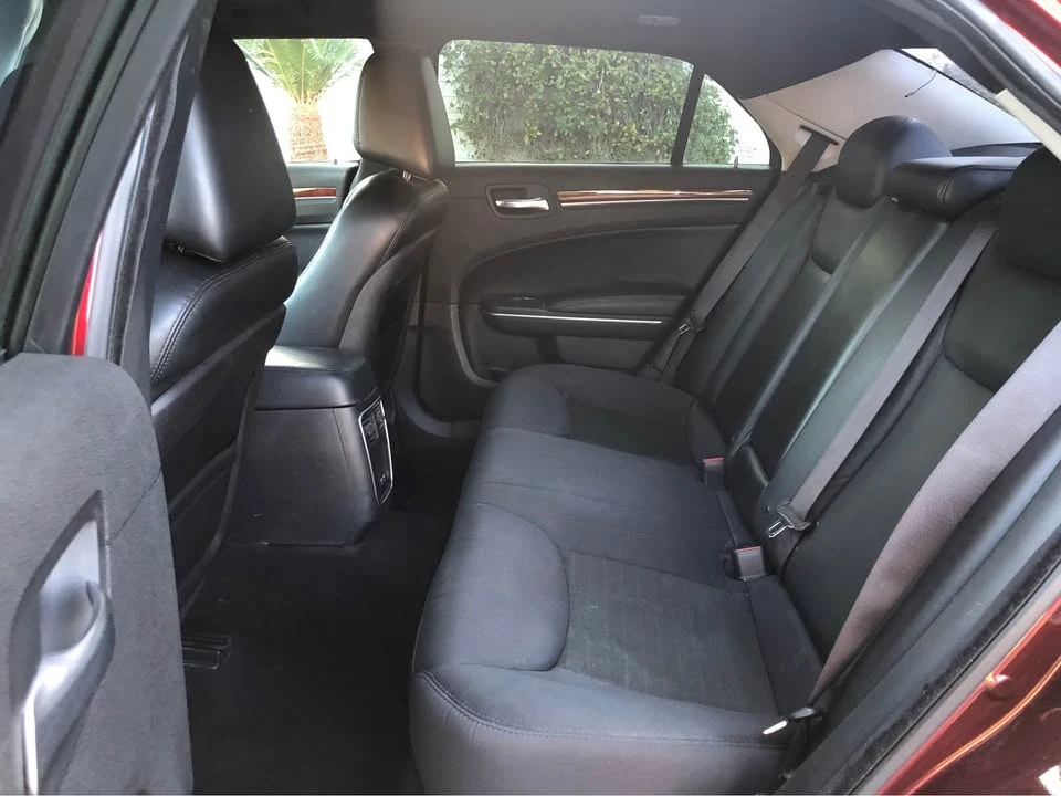 2019 Chrysler 300 (2005-2023) - Image 10 of 12