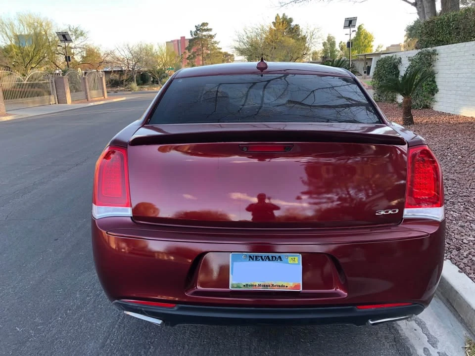 2019 Chrysler 300 (2005-2023) - Image 7 of 12
