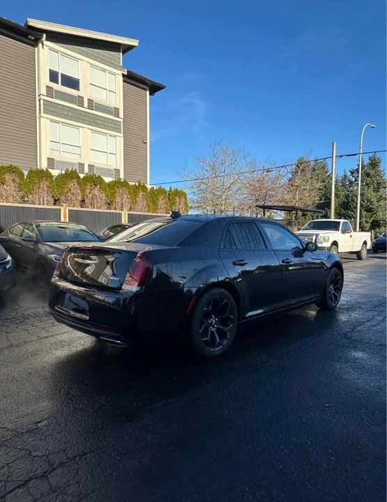 2019 Chrysler 300 (2005-2023) - Image 4 of 11