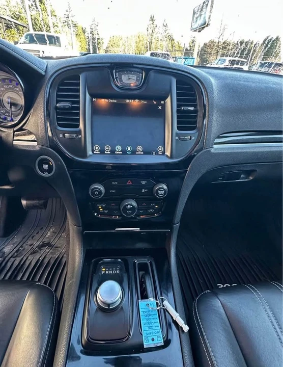 2019 Chrysler 300 (2005-2023) - Image 9 of 11