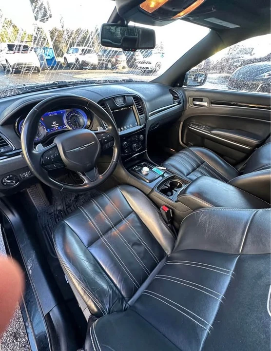 2019 Chrysler 300 (2005-2023) - Image 7 of 11