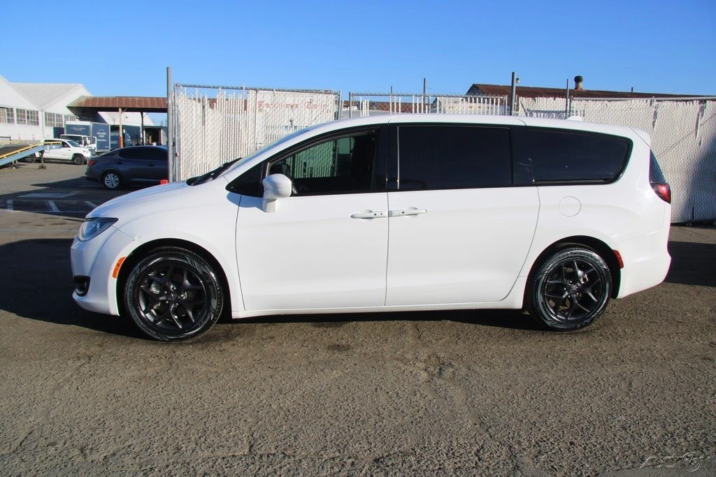 2019 Chrysler - Image 4 of 21