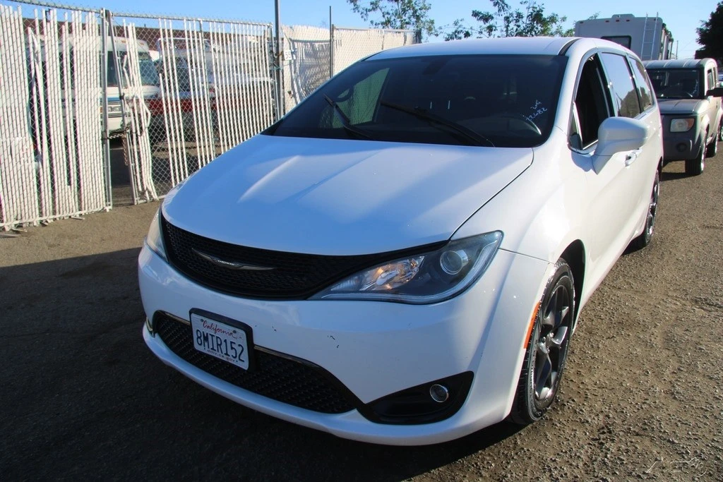 2019 Chrysler - Image 2 of 21