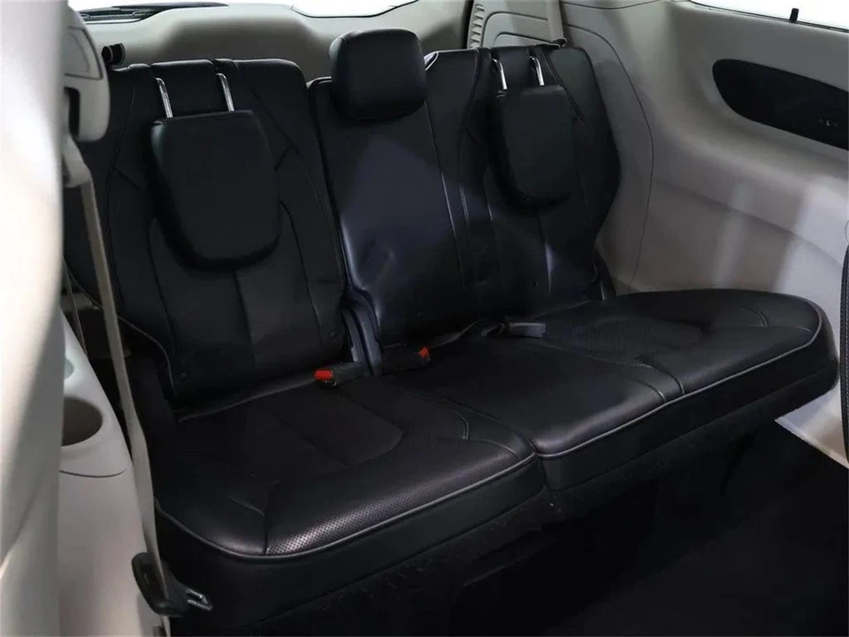 2019 Chrysler Town & Country - Image 28 of 31