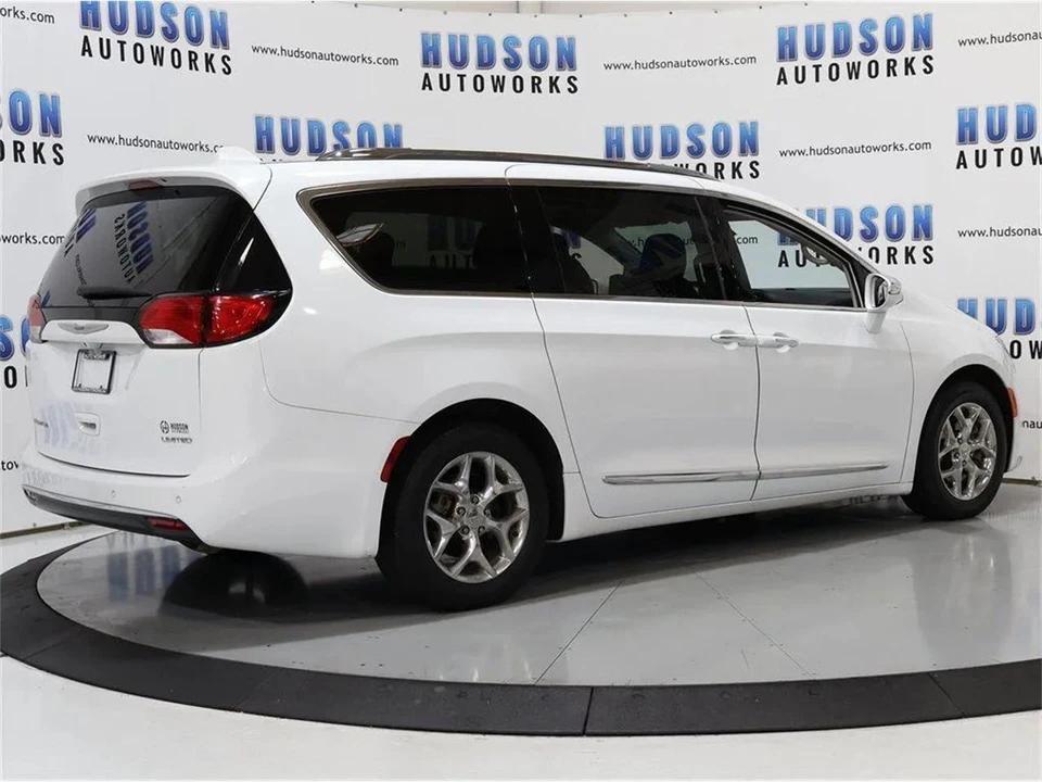 2019 Chrysler Town & Country - Image 6 of 31