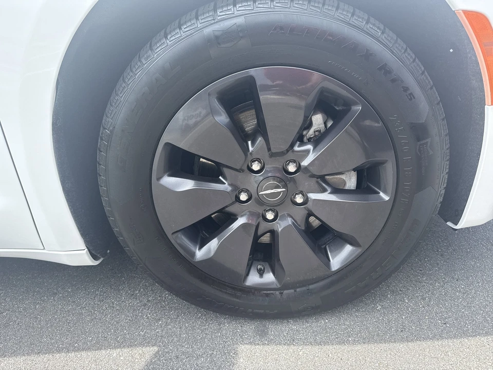 2019 Chrysler - Image 7 of 31