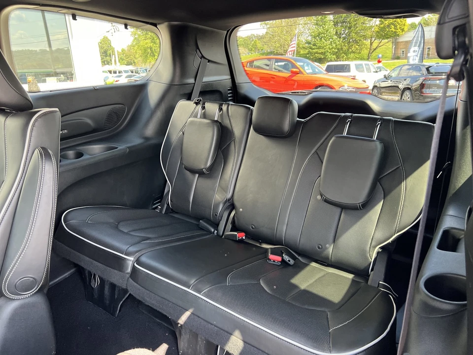 2019 Chrysler - Image 10 of 31