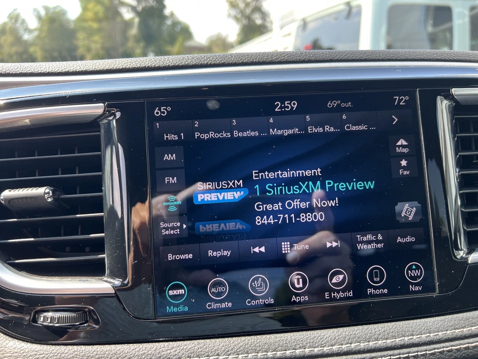 2019 Chrysler - Image 17 of 31