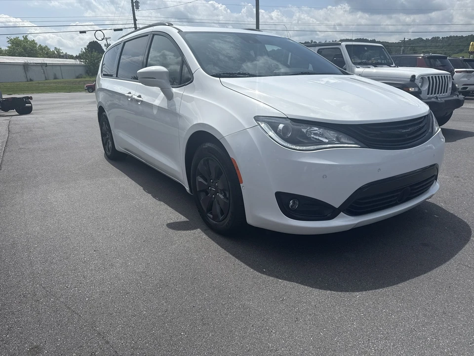 2019 Chrysler - Image 4 of 31