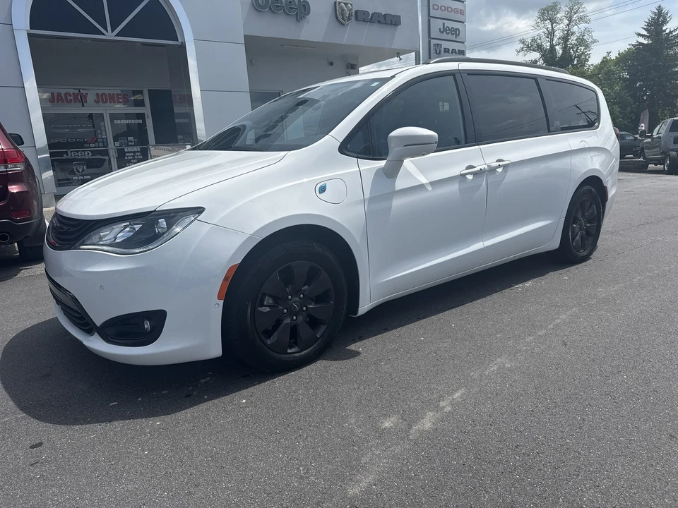 2019 Chrysler - Image 2 of 31