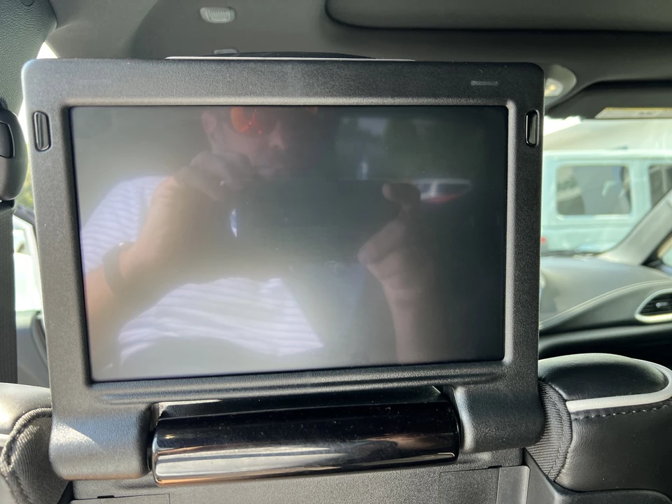 2019 Chrysler - Image 12 of 12