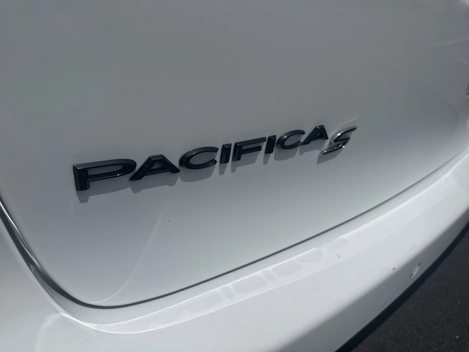 2019 Chrysler - Image 8 of 12