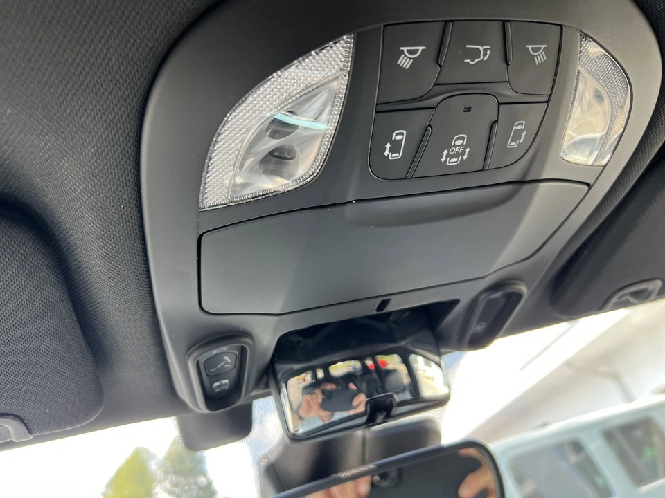 2019 Chrysler - Image 26 of 31