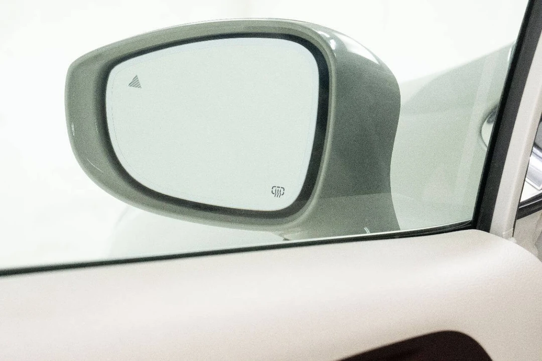2019 Chrysler - Image 11 of 12