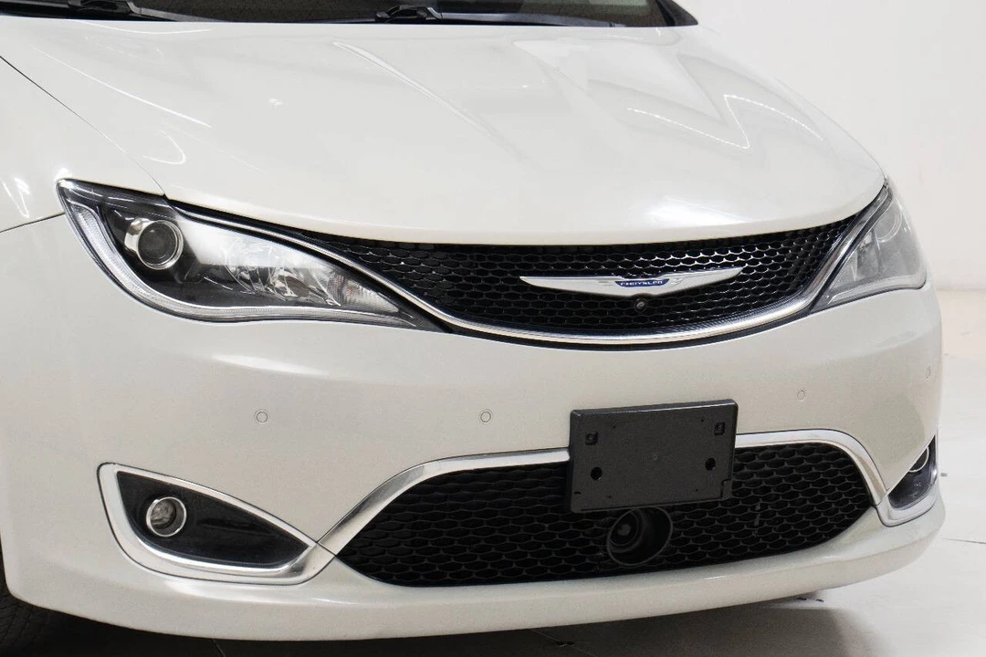 2019 Chrysler - Image 9 of 12