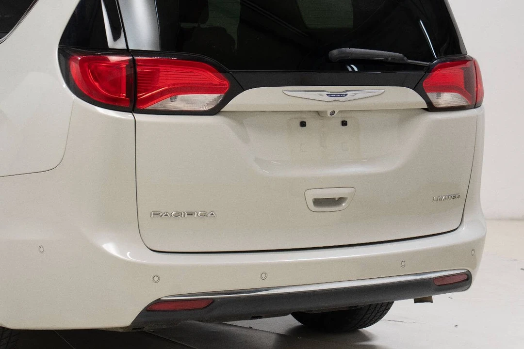 2019 Chrysler - Image 12 of 12