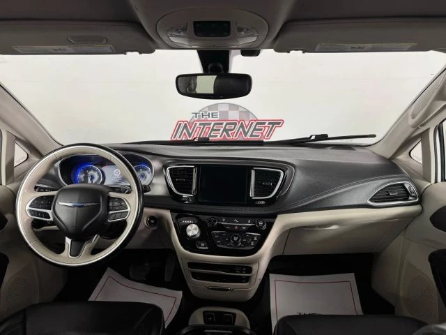 2019 Chrysler - Image 11 of 12