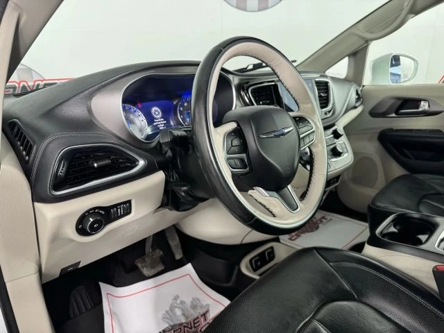 2019 Chrysler - Image 10 of 12